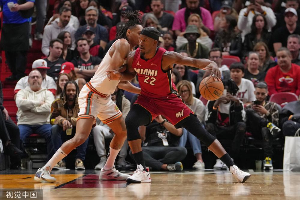 经验丰富的 经验丰富的