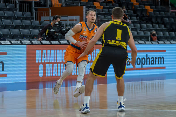 前后涌上心 前后涌上心