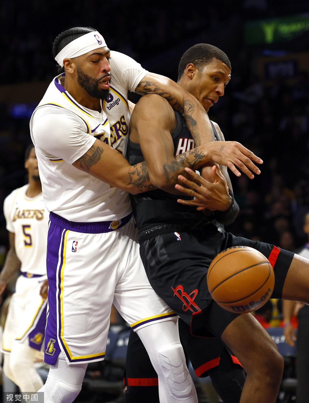 球员和2名 球员和2名